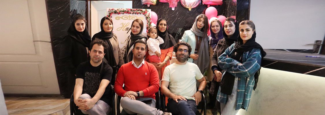 تعدادی از همکاران تیراژه